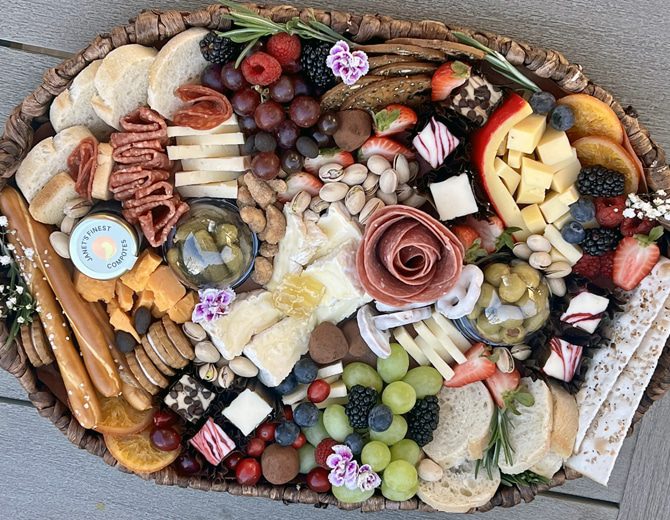 Ultimate Guide: How to Build a Show-Stopping Meat and Cracker Tray